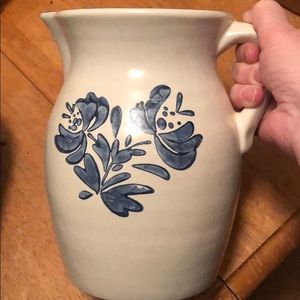 Pfaltzgraff stoneware Yorktowne pitcher